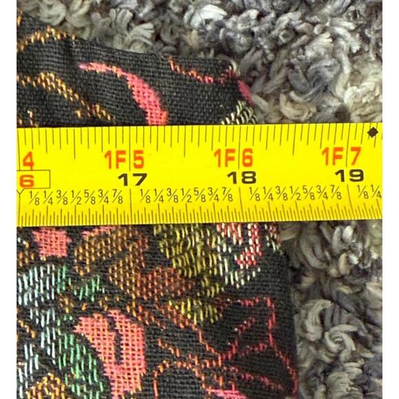 Elegant Floral Patterned Vest 1X - Picture 3 of 6